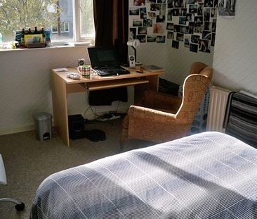 5 Bedroom Student House Gilesgate - Photo 2