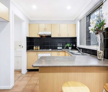 Spacious Brick Villa in a Peaceful Complex - Photo 5