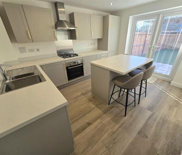 3 bedroom semi-detached house to rent - Photo 5