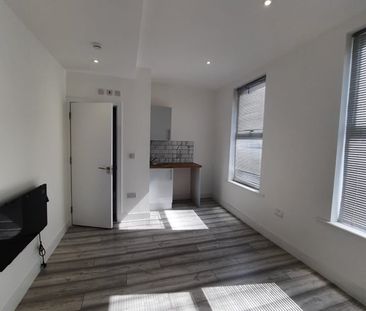Room in a Shared House, Archway Road, N6 - Photo 2