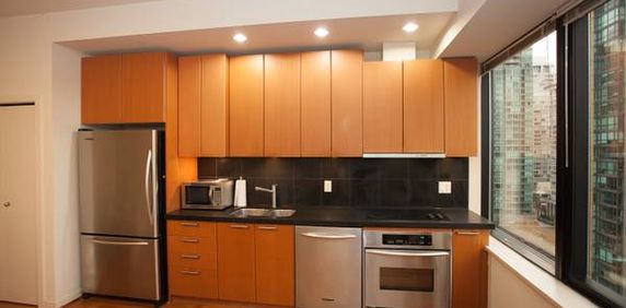 Hi Floor Studio Apartment at Coal Harbour - Photo 2