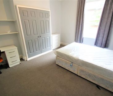 6 bedroom terraced house to rent - Photo 3