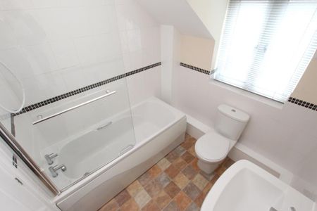2 bedroom semi-detached house to rent - Photo 4