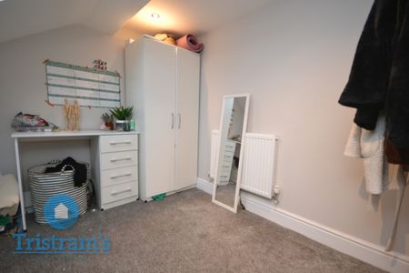 5 bed Mid Terraced House for Rent - Photo 5