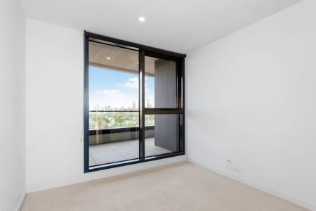 Unit 1701/3 Yarra Street, - Photo 2