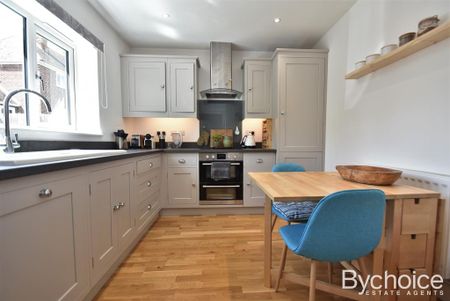 2 bedroom semi-detached bungalow to rent - Photo 4