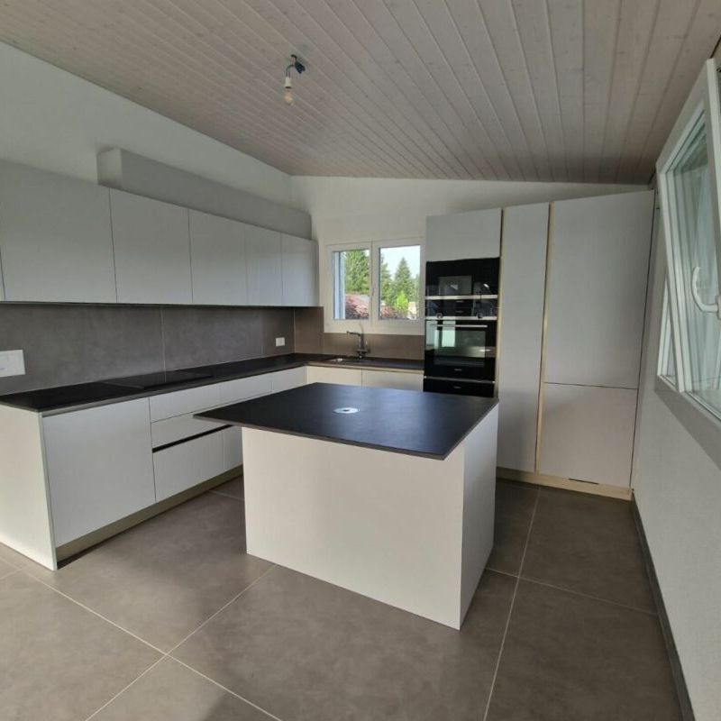 LUMINOUS, STATELY, IN THE ATIC - Photo 1