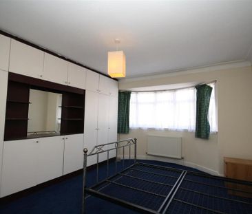 5 bedroom semi-detached house to rent - Photo 5