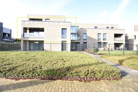 Knap afgewerkt appartement met 2 slaapkamers, ruim terras, carport en berging op een aantrekkelijke residentiële ligging - Photo 2