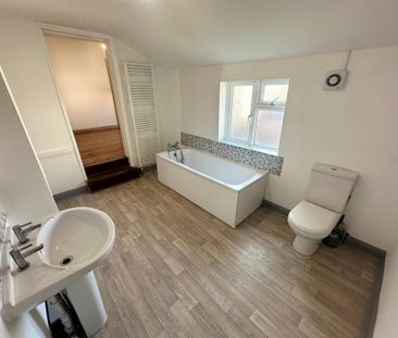 2 bedroom terraced house to rent - Photo 5