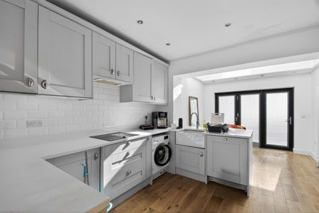 3 bedroom House To Let - Photo 4