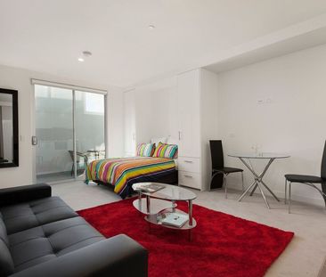 STUNNING STUDIO APARTMENT OPPOSITE ROYAL EXHIBITION BUILDINGS - Photo 2