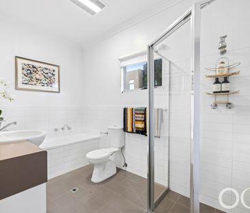 Open the Door To Classy Cosmopolitan Living - Photo 4