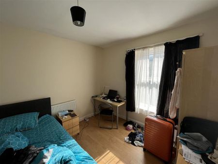 2 bedroom private hall to rent - Photo 2