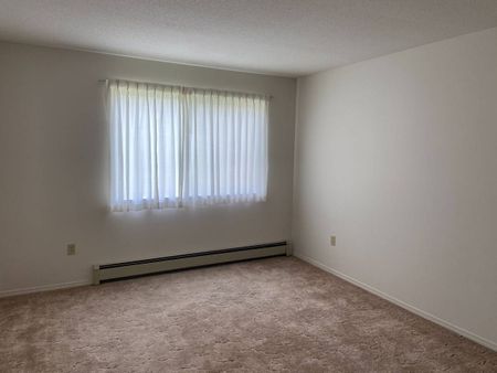 Mayfair Village West 2BD/1.5BA - Photo 5