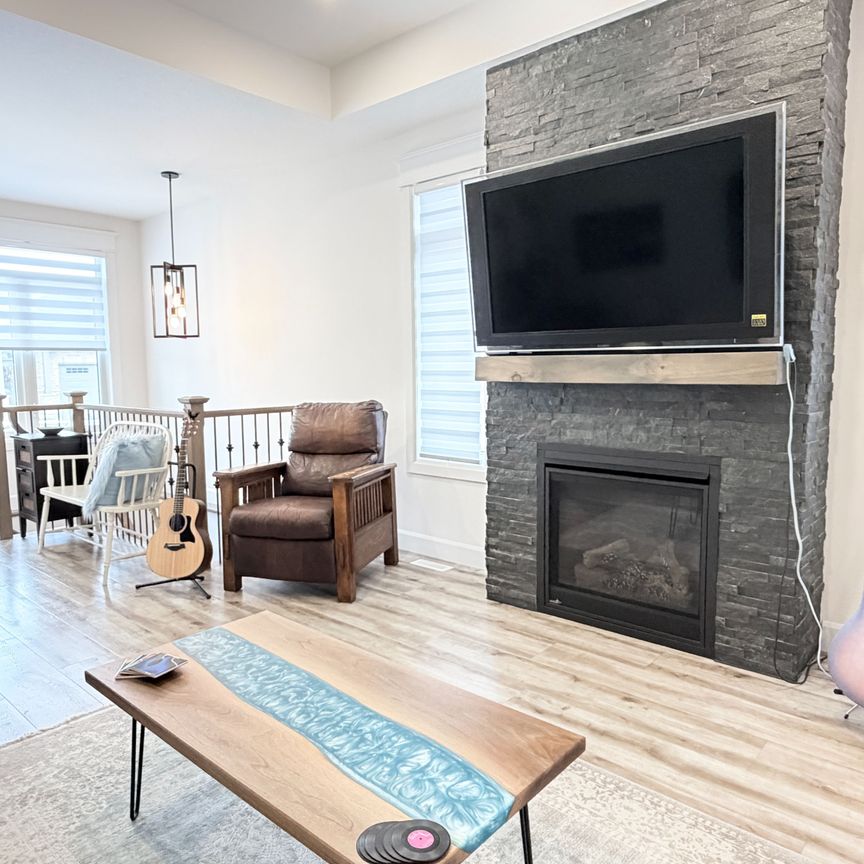 For Lease - 159 Collins Way Unit# 41, Strathroy-Caradoc, Ontario - Photo 1