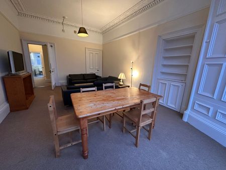 4 bedroom apartment to rent - Photo 3