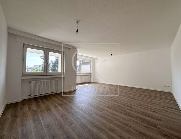 Großzügige Maisonette in der Fußgängerzone von Troisdorf inkl. Wintergarten, Terrasse und Loggia! - Photo 1