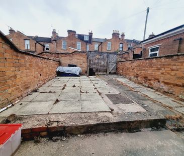 4 Bed Student Accommodation - Photo 3