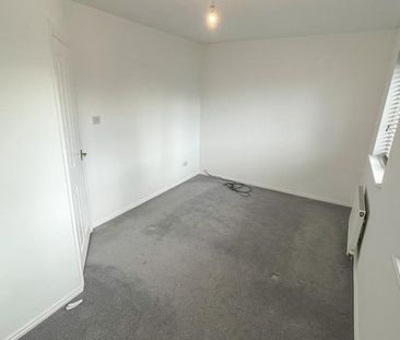 2 bedroom semi-detached house to rent - Photo 3