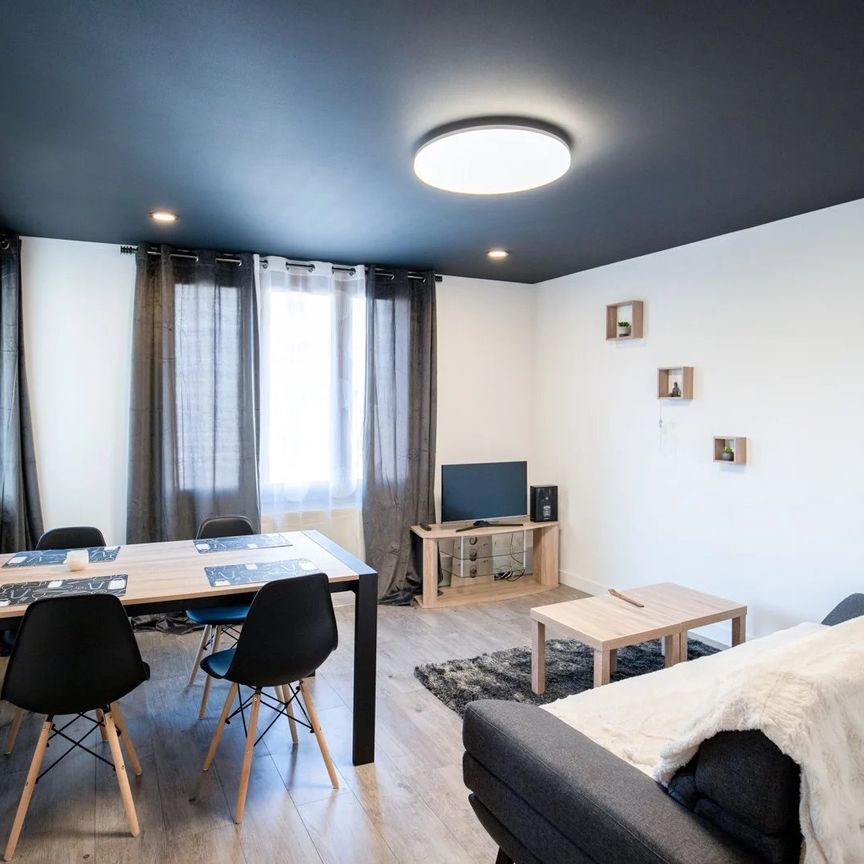 Location Appartement 5 pièces 72m² THONON LES BAINS 74200 - Photo 1
