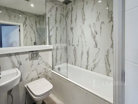 1 bedroom apartment to rent Cleeve Court, Cleeve Road, Leatherhead, KT22 - Photo 5