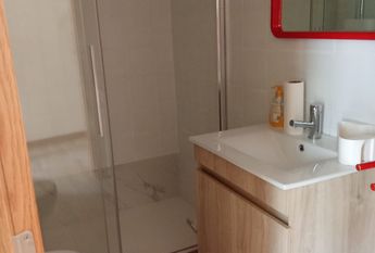 Bom apartamento T2 remodelado, parcialmente mobilado, em Aveiro!