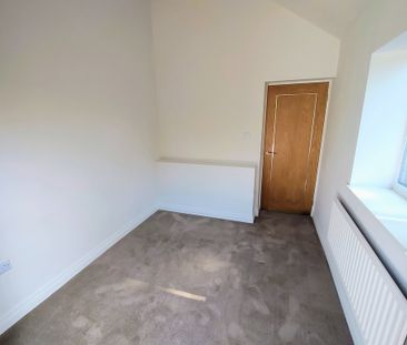 Clark Road, Tettenhall, Wolverhampton - Photo 2