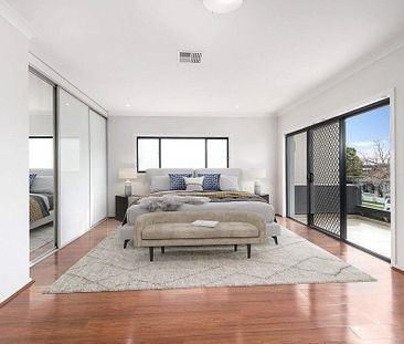 Stunning Home - Photo 4