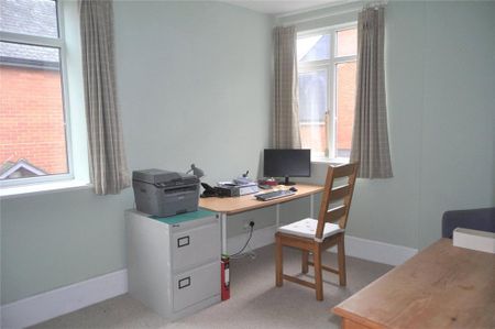 3 bedroom semi-detached house to rent - Photo 4