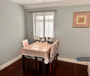 3 bedroom end of terrace house to rent - Photo 3