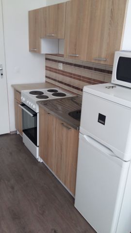 Na prenájom útulná garsónka v obci Rovinka na Hlavnej ulici - Photo 4