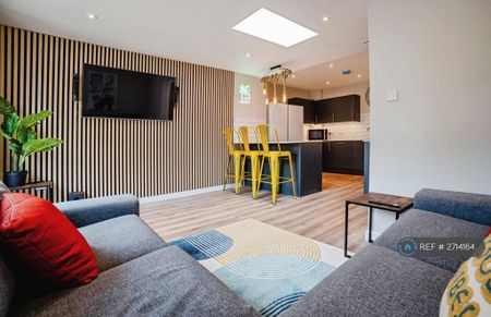 8 bedroom semi-detached house to rent - Photo 2