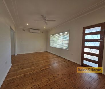 FAMILY HOME IN GREAT LOCATION - Photo 4