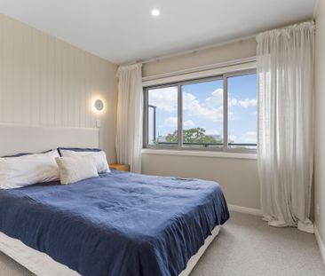 Luxurious Appointed Unit with Water Views - Photo 1