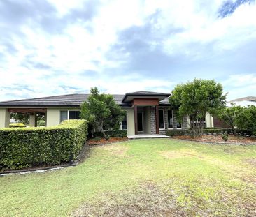 Stunning Modern Family Home with Ducted Air Conditioning - Photo 3