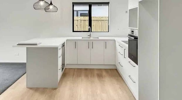 Modern Family Living in Pinewood Grange – 4 Bedrm - Photo 1