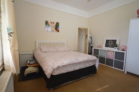 Flat to rent - Lennard Road, Croydon, CR0 - Photo 5