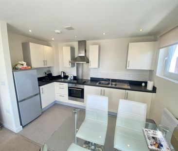 Avenel Way, Poole - Photo 1