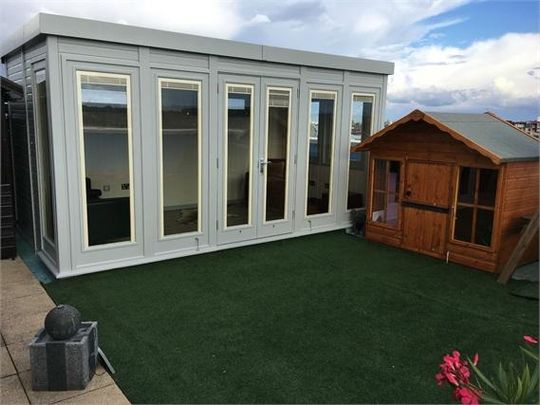 3 bedroom apartment to rent - Photo 1