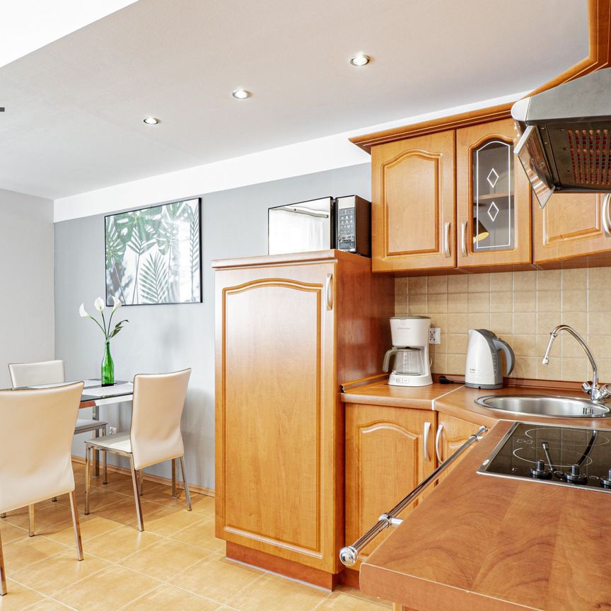 Kawalerka w sercu miasta, winda, parking - Photo 1