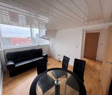 2 bedroom flat to rent - Photo 4