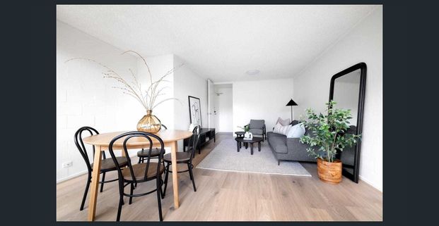 Fresh, Modern Living in a Premium East Melbourne Pocket - Photo 1