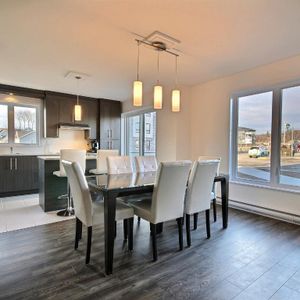 Appartement 4 1/2 + bureau - Lévis (St-David), 2ième étage, air clim, 2 stationnements, libre 1ier novembre 2025 - Photo 2