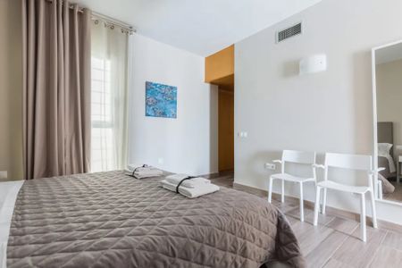 Carrer del Consell de Cent, Barcelona, Catalonia 08013 - Photo 4