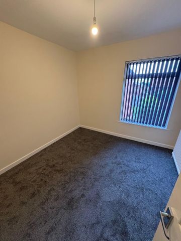 3 bedroom end of terrace house to rent - Photo 4