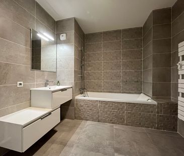 Location Appartement 4 pièces 95m² CALUIRE ET CUIRE 69300 - Photo 3