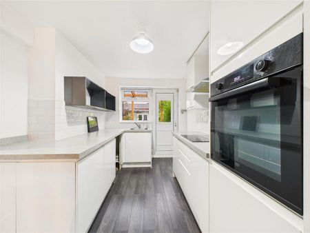 2 bedroom terraced house to rent - Photo 3