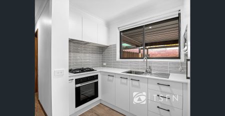 Charming 2 Bedroom Home Minutes from Town - Photo 4