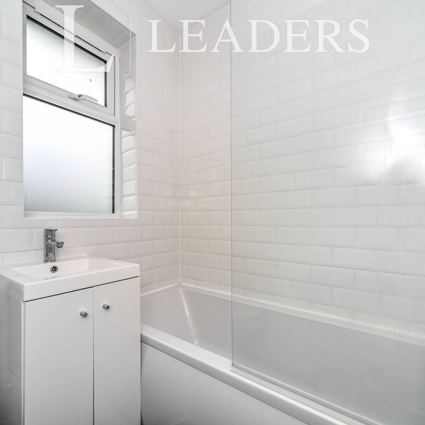 2 bedroom house to rent Winchester Road, Bedford, Bedfordshire, MK42 - Photo 1